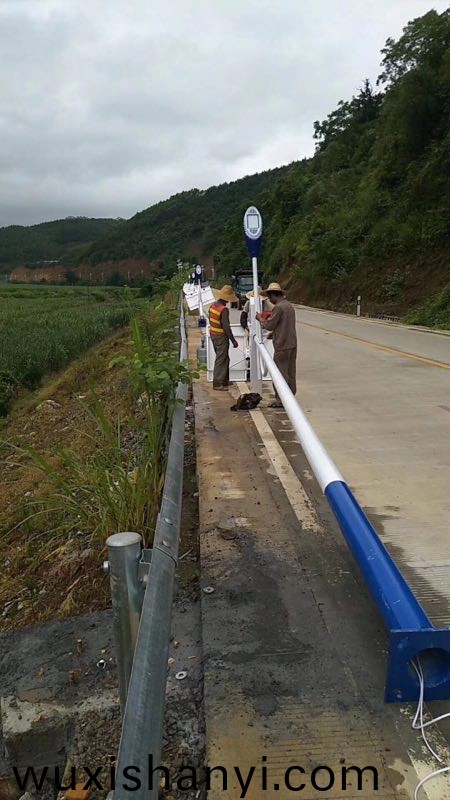 太陽能(neng)路燈廠(chang)傢排(pai)名