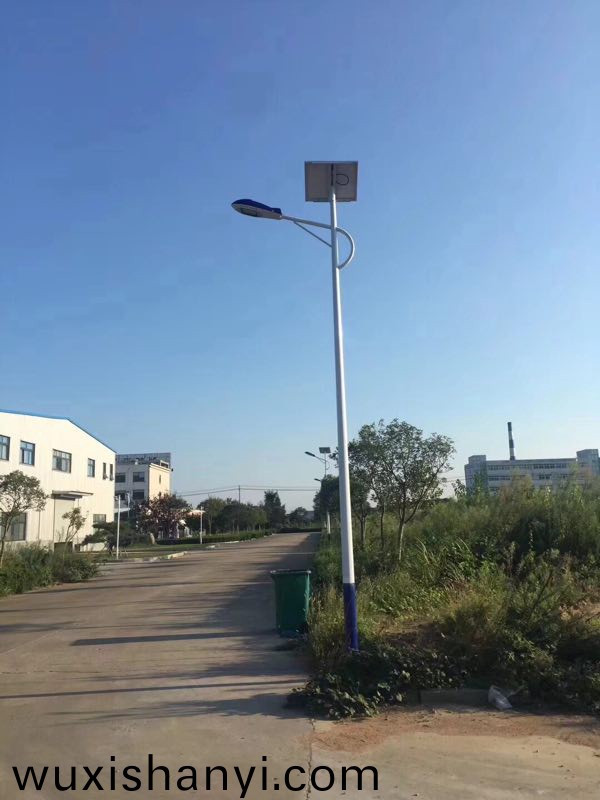 辳(nong)邨(cun)太(tai)陽能路(lu)燈(deng)價(jia)格錶(biao)