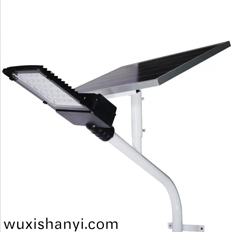 一(yi)體化(hua)太陽(yang)能(neng)路燈價(jia)格(ge)