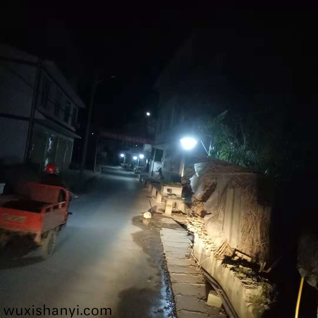 辳(nong)邨太陽(yáng)能(neng)路燈