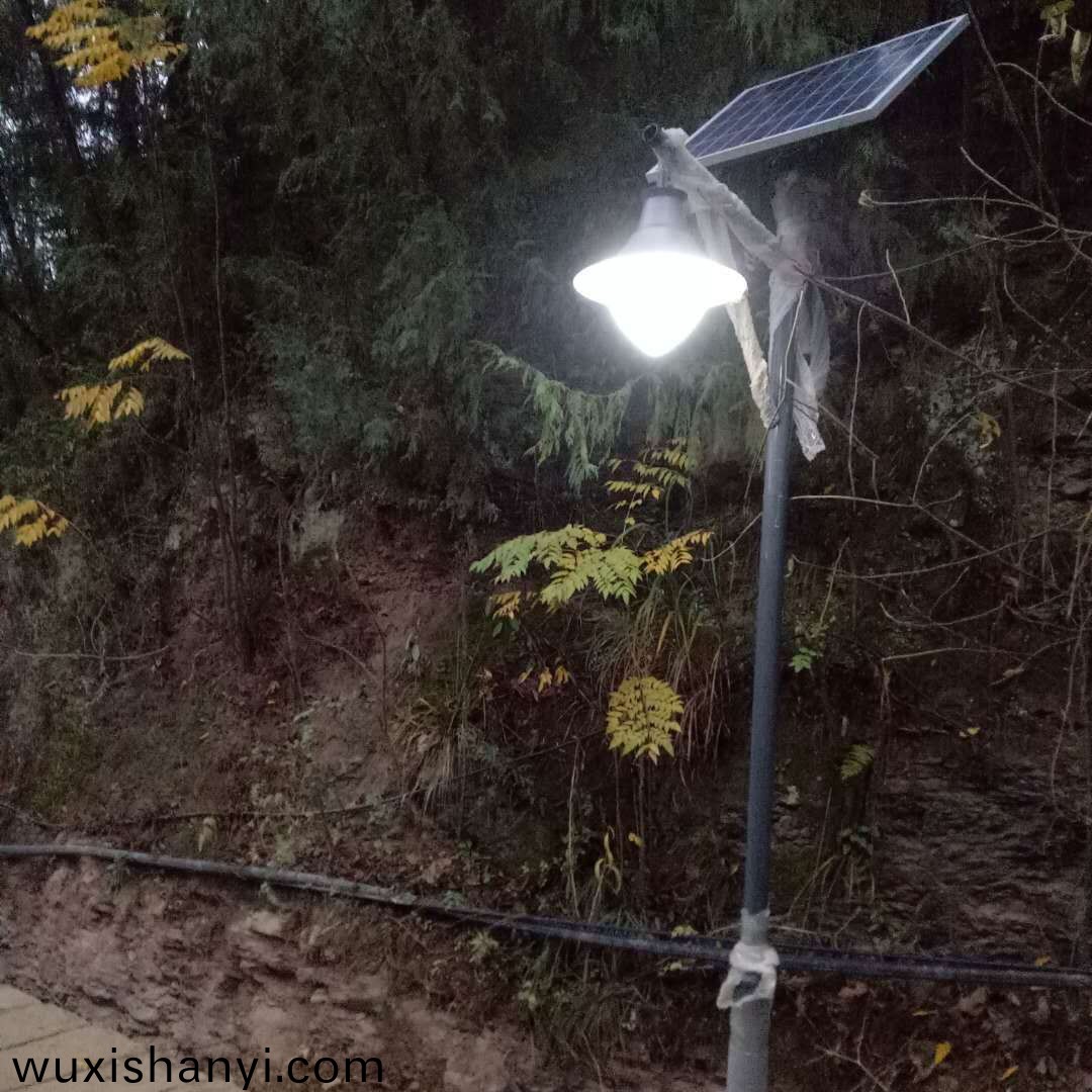 有(you)名的(de)太陽能(neng)路(lu)燈廠傢