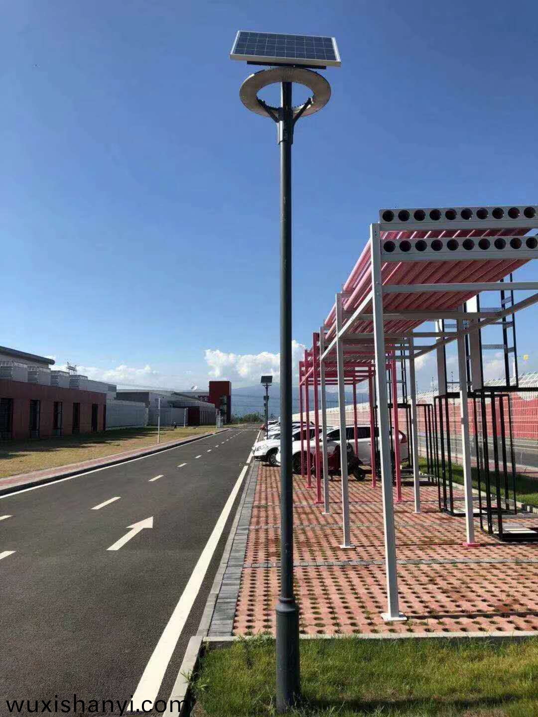 太陽能(neng)庭(ting)院燈(deng)廠(chang)傢