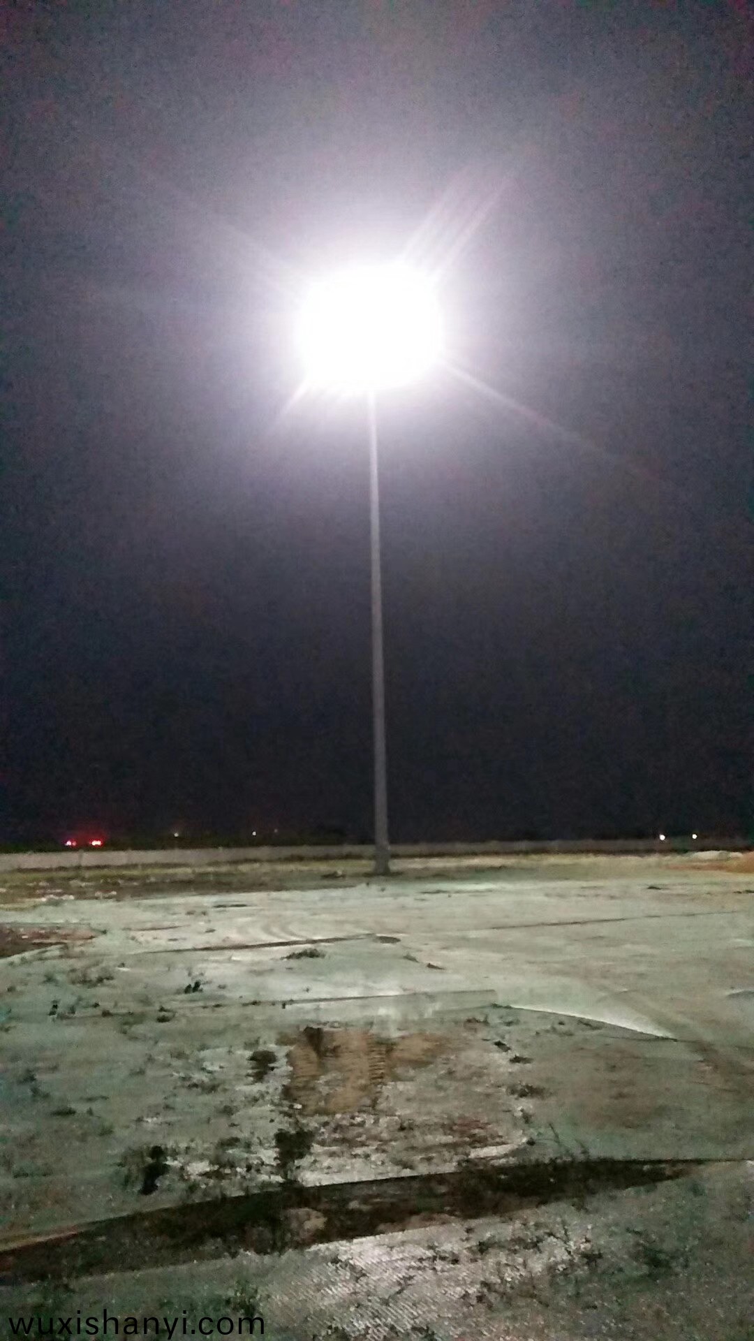 30米(mi)LED高桿(gan)燈廠(chang)傢(jia)