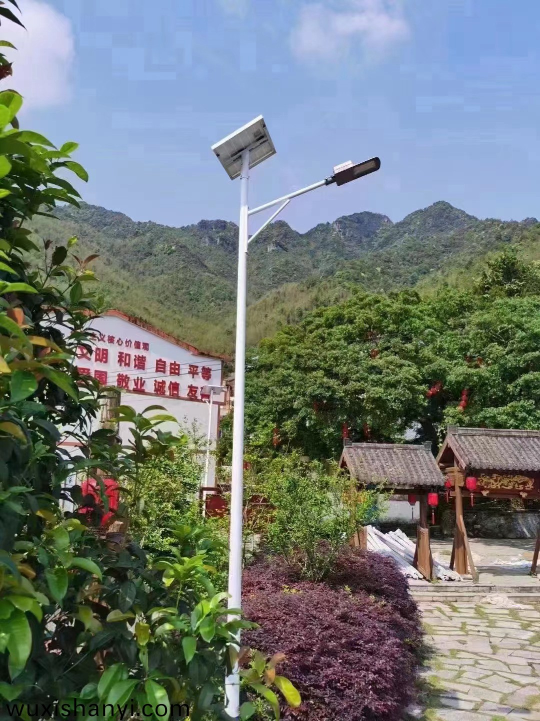 太(tai)陽(yang)能路(lu)燈(deng)廠傢排(pai)名(ming)